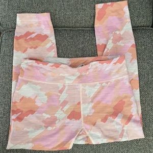 Outdoor voices leggings. Pink & peach camo Size L